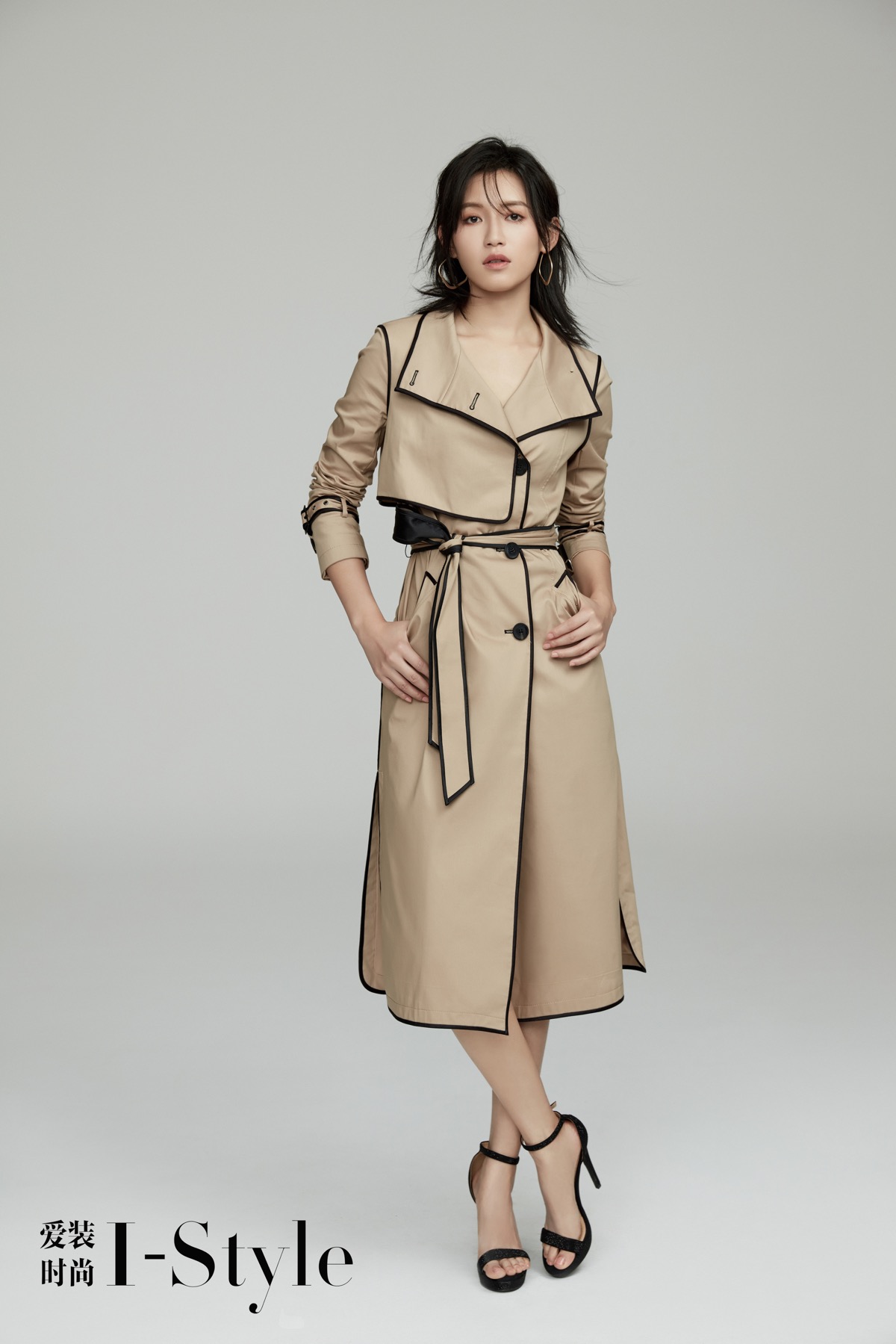 苏青杂志解锁多种风格 精致简约时尚表现力十足