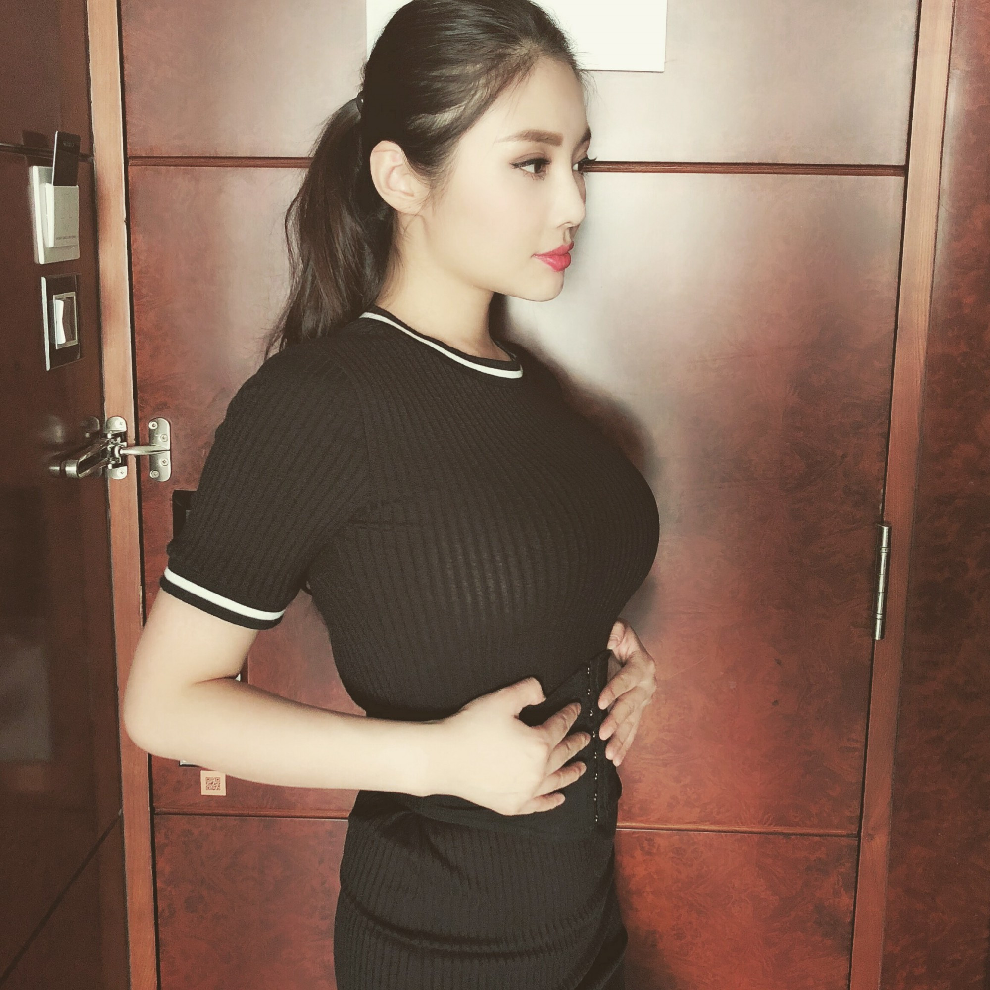 大嫂徐冬冬日常生活照曝光肤白貌美似邻家女孩