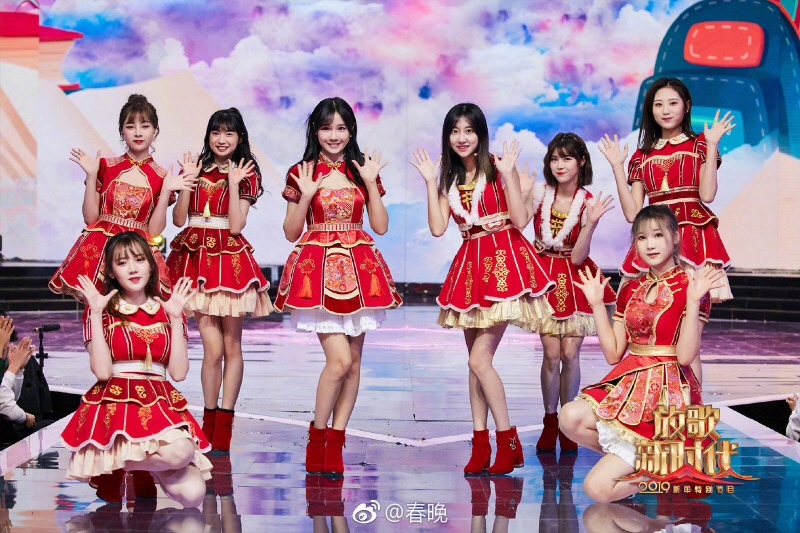据悉,《梦想开始的地方》是受邀演唱"中国梦"主题新创作歌曲,她们此前