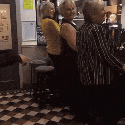 爆笑gif十多架飞机一块飞真不怕出事故吗