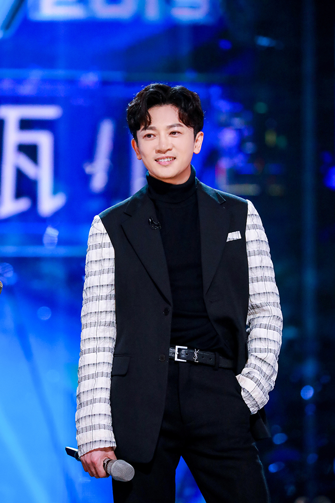 苏有朋《创造营2019》秀f班手势 花式好评获封最强应援