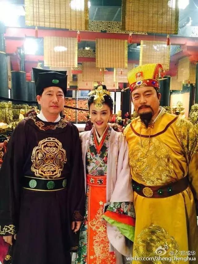 郑爽爸爸叒上热搜!火场救人反被嘲,都是存在感太高惹的祸?