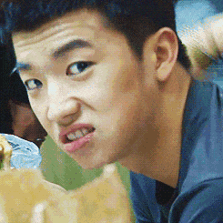 gif搞笑趣图: 这交接仪式后的跑步姿势很另类 - 360娱乐,你开心就好