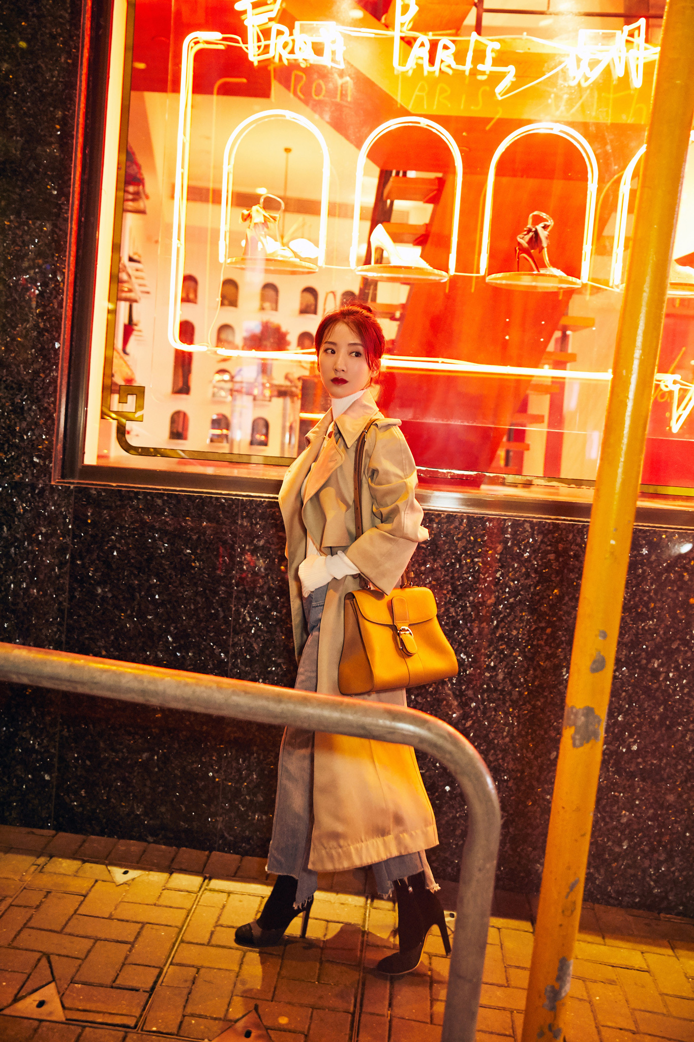 李念初冬写真来袭光影交织漫步街头暖意满满