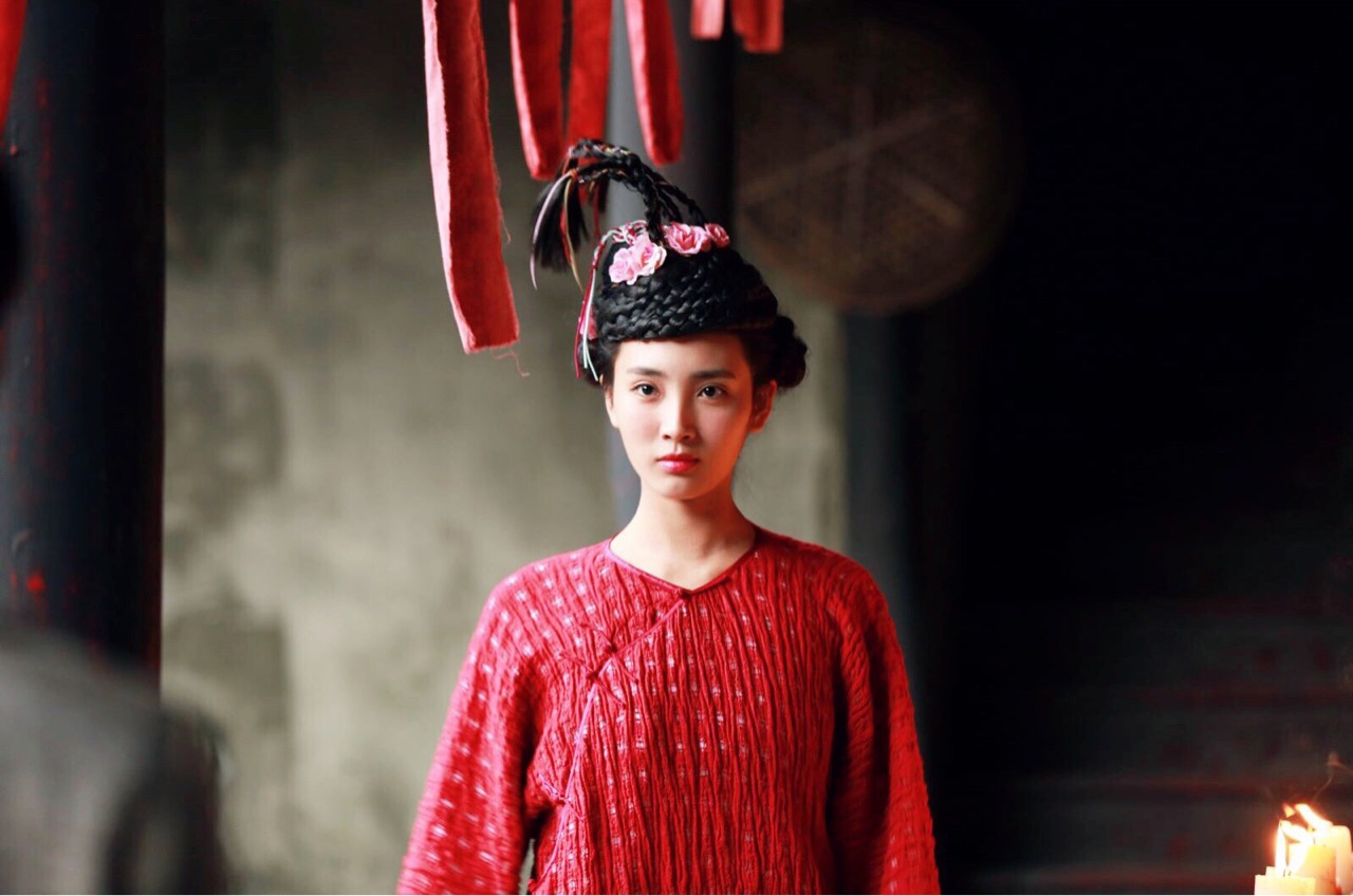 小神婆王紫璇私房照曝光上演慵懒撩