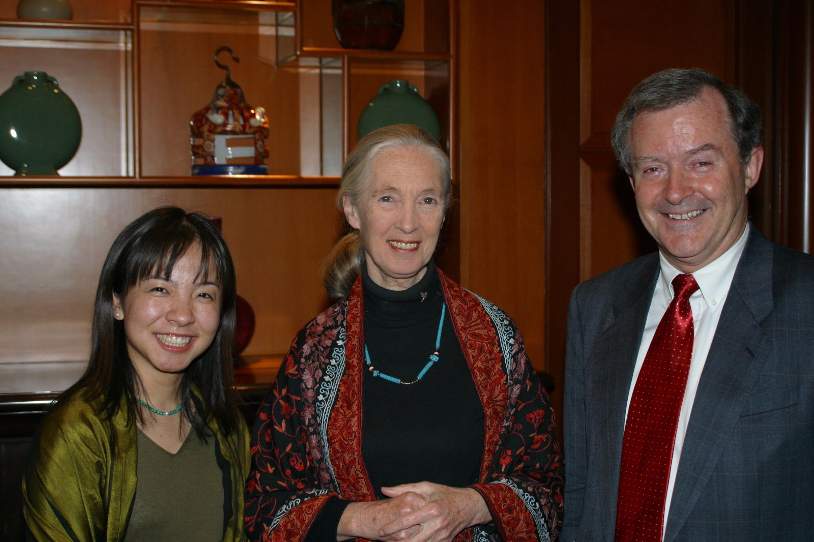 著名动物学家珍古道尔亮相中国电视荧屏登朗读者与黄泓翔上演隔空朗读