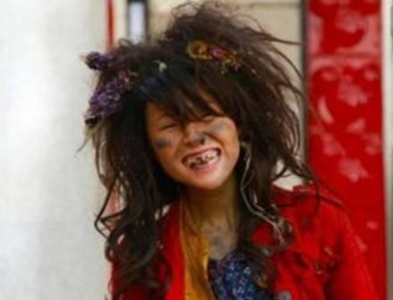 女星乞丐造型谁最逼真赵丽颖敬业关晓彤眼神戳心
