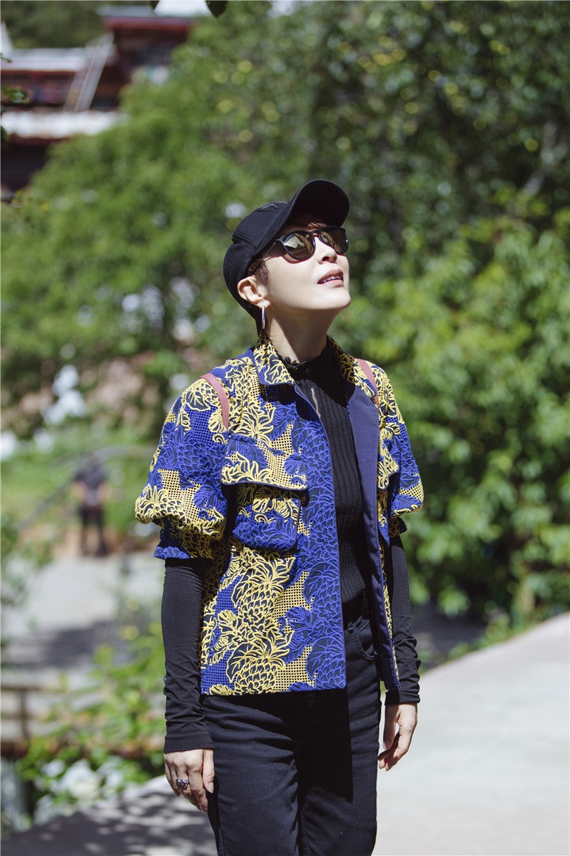 一路成年梁家辉徐锦江重现演戏初体验岳秀清成飞行嘉宾惊喜加盟