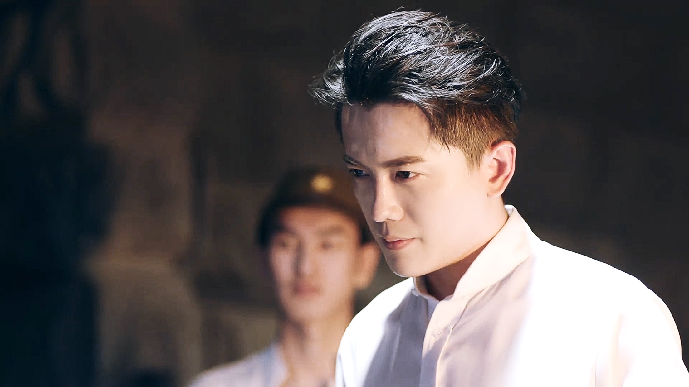 任嘉伦凭借锦衣之下爆火新剧秋蝉捧火了宫本李亭哲