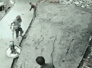 搞笑GIF：回家的路上捡头猪，够吃一阵子了 - 360娱乐，你开心就好