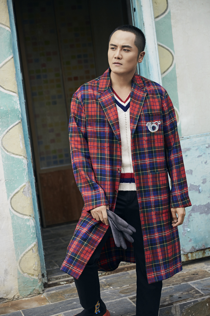 姬他最新写真曝光 冬日暖阳彰显成熟魅力