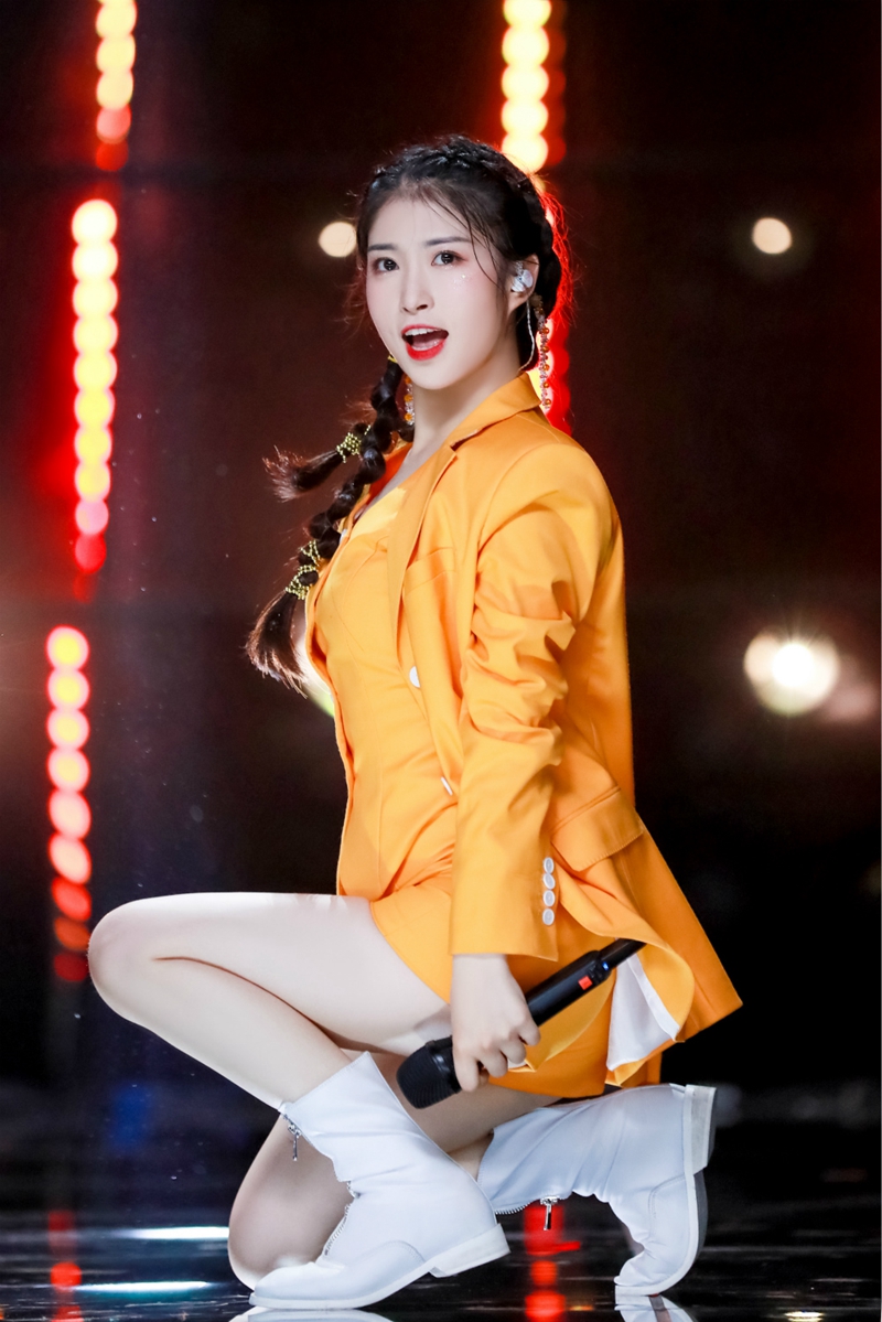 林嘉慧做练习生的时间并不长,但她此次作为齐鼓文化选送《创造营2020